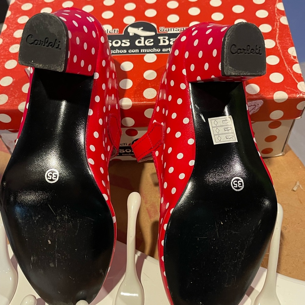 Red Polka Dot Flamenco Dance Shoes 💃 - Picture 4 of 11